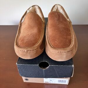 UGG Men’s Ascot Slippers 1125932 Shoes Sheepskin Chestnut Size 9 NIB Loafers